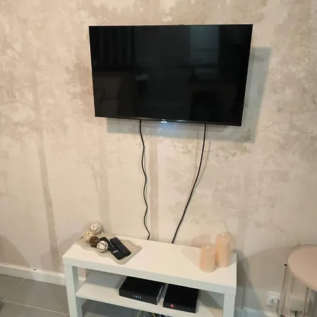 Lerelaisdodile - Ideal Pro & Couple - Cosy - Proche Metro - Parking Gratuit - - - Wifi Hd - Smart Tv - Entree Autonome 아파트 *